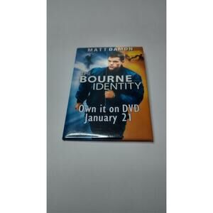 VINTAGE RECTANGULAR PINBACK BUTTON #82-061 - MOVIE - THE BOURNE IDENTITY